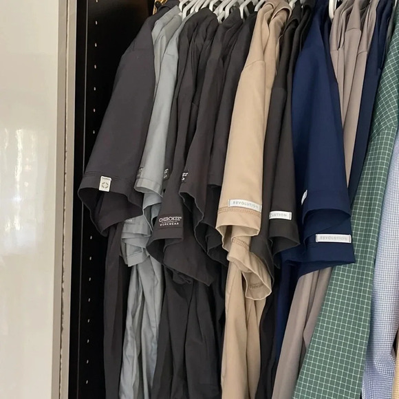 Cherokee Men's V-Neck Scrub Top with Mesh Panels for Extra Breathability - Picture 6 of 6